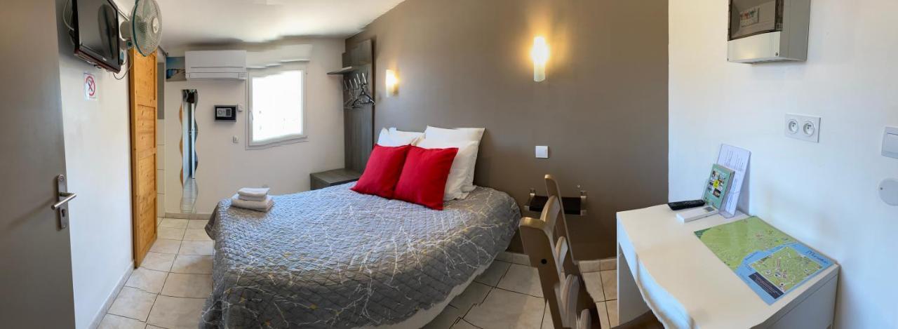 Logis Hotel La Chaumiere Marseillan  Bagian luar foto