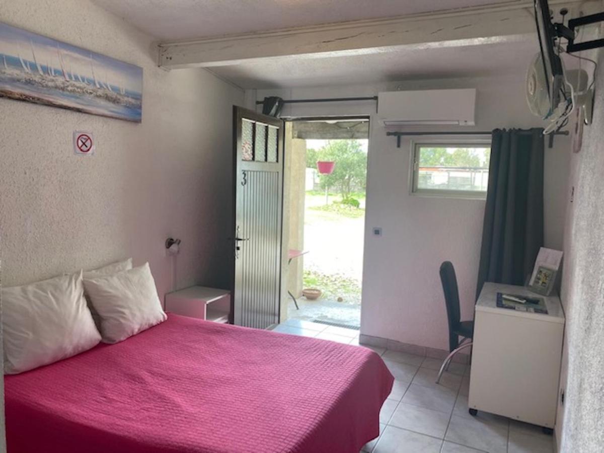 Logis Hotel La Chaumiere Marseillan  Bagian luar foto