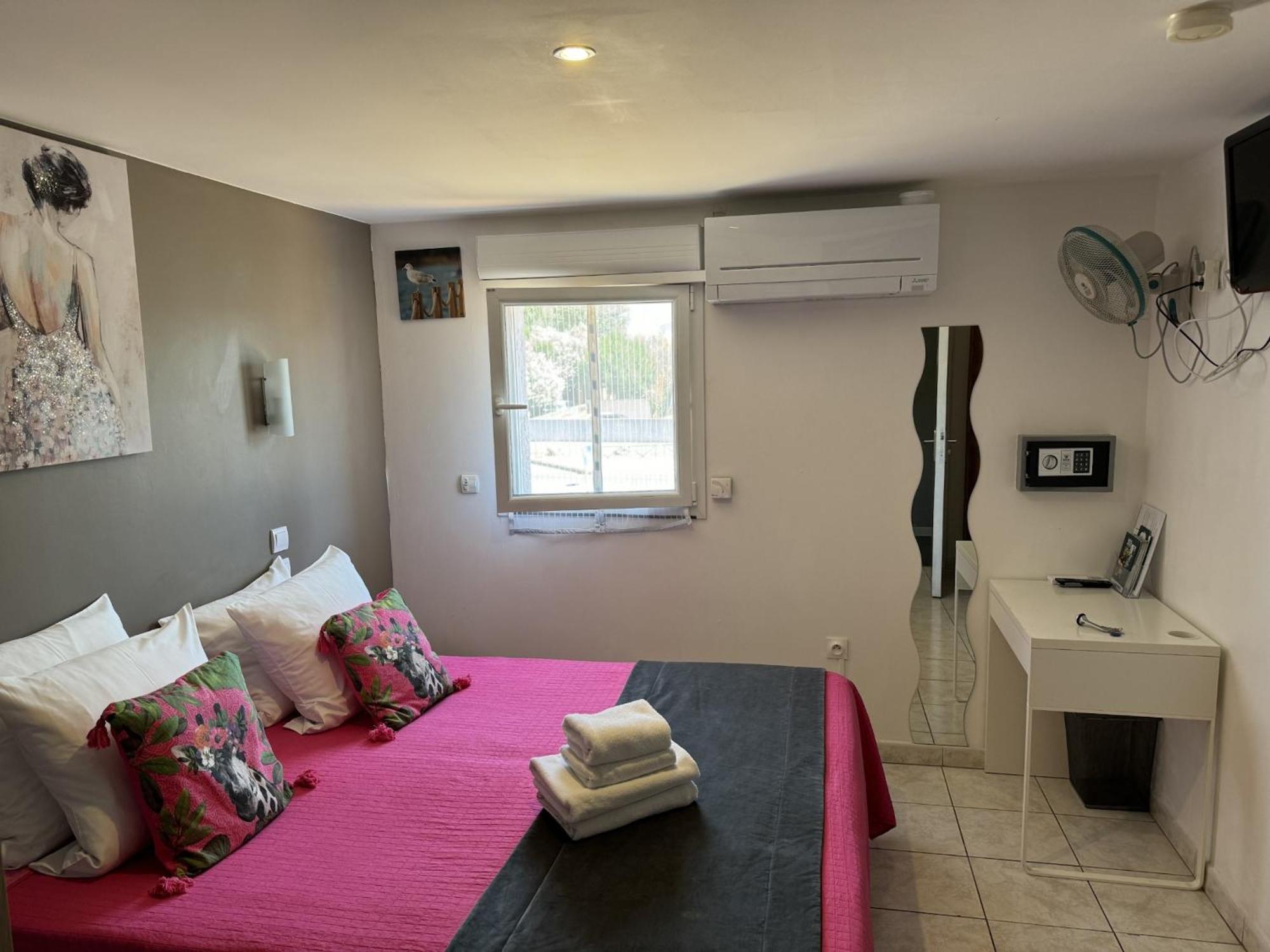 Logis Hotel La Chaumiere Marseillan  Bagian luar foto